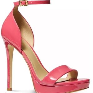 🌸MICHAEL KORS🌸 Jordyn Patent Leather Platform Sandal Size: 7.5